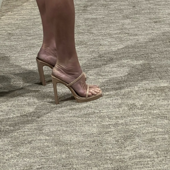 NWOT Summer 5” Strappy Heel Sz 6 - Picture 5 of 5